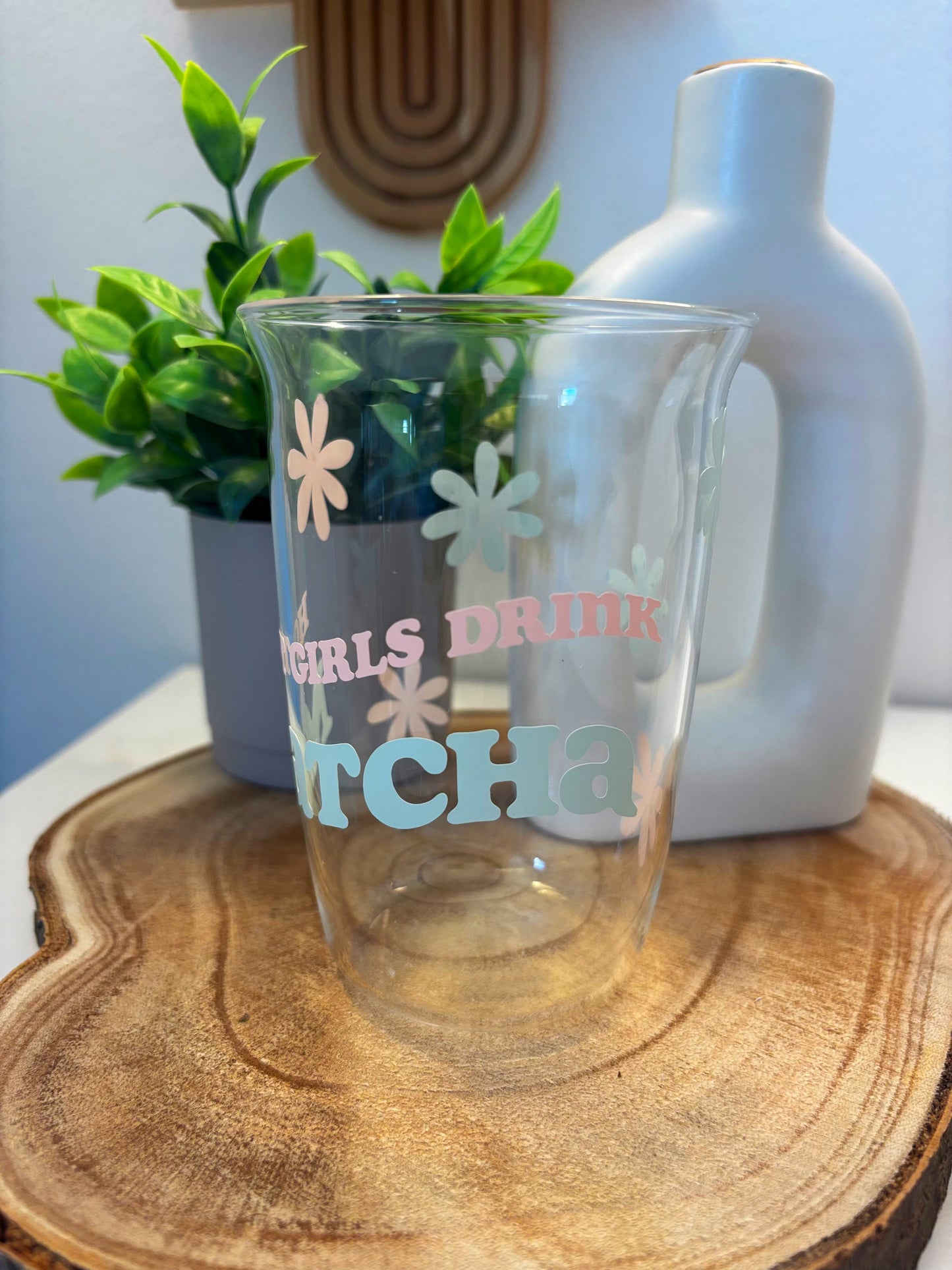 🌸 Hot Girls Drink Matcha – Glasbecher 350ml incl. Glasstrohhalm