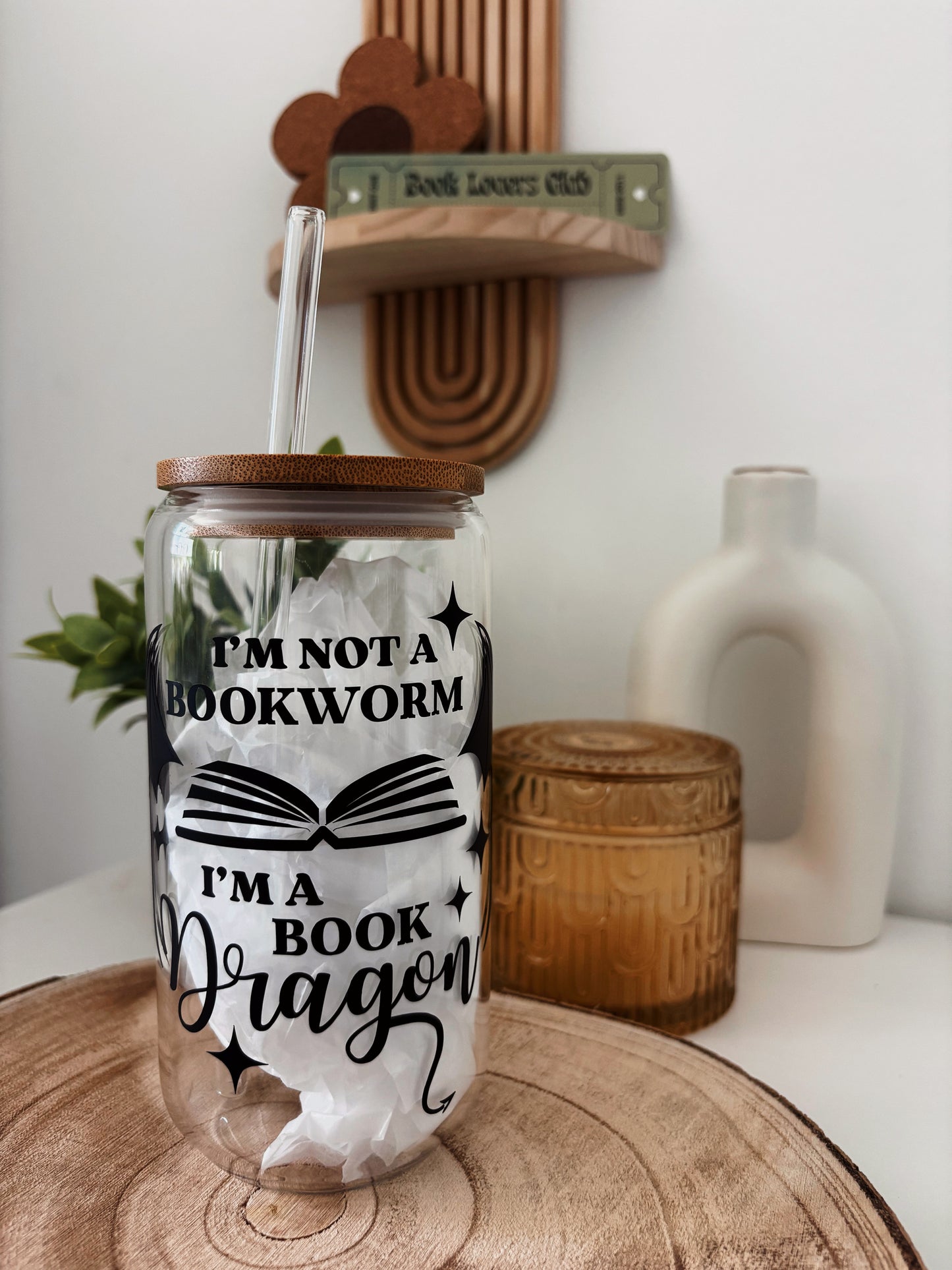🔥 I’m not a Bookworm – I’m a Book Dragon! 🔥 | Glastumbler | 475ml | incl. Bambusdeckel und Glasstrohhalm