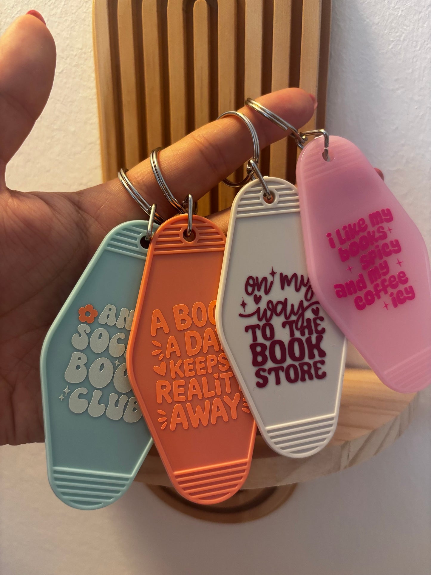 📚 Motel Keychains – Bookish Edition