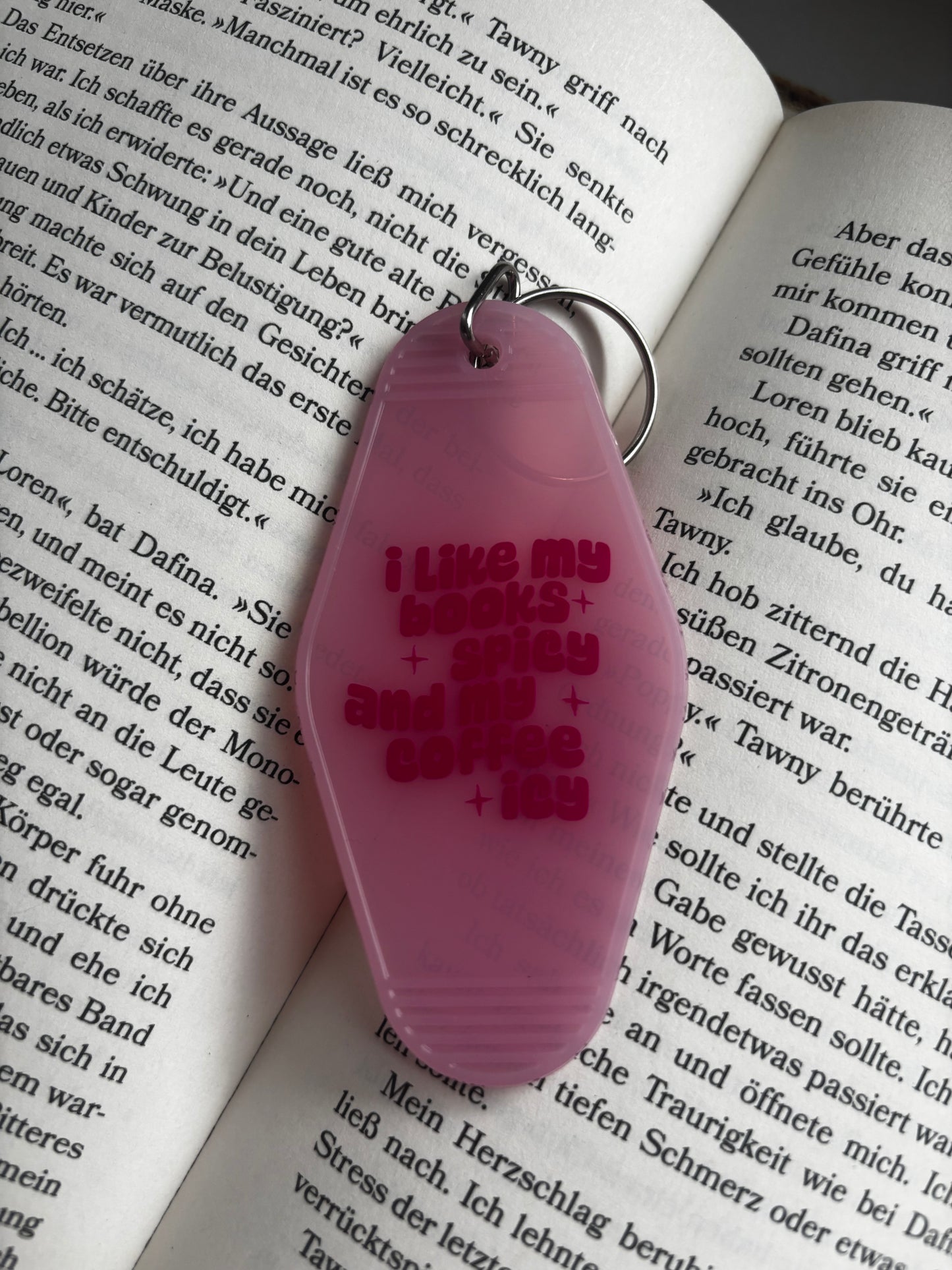 📚 Motel Keychains – Bookish Edition