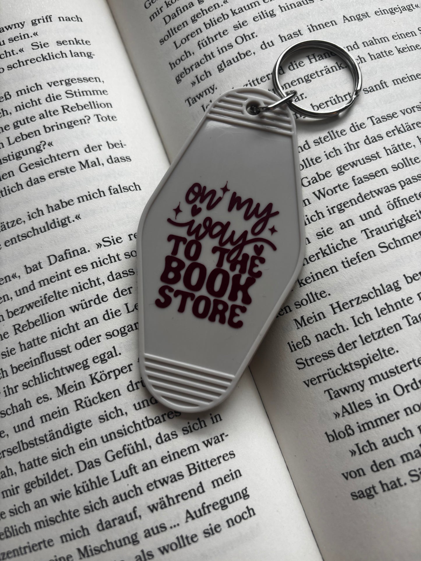 📚 Motel Keychains – Bookish Edition