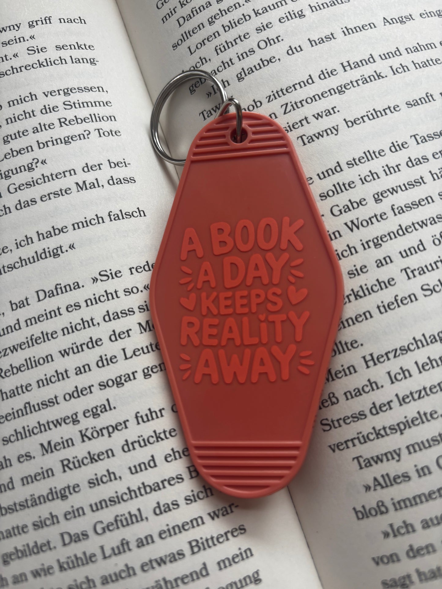 📚 Motel Keychains – Bookish Edition